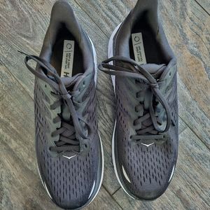 Womens Clifton 8 Hokas size 10